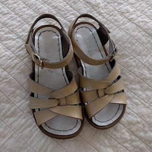 Girls Salt Water Sandals Size 9 (Toddler)